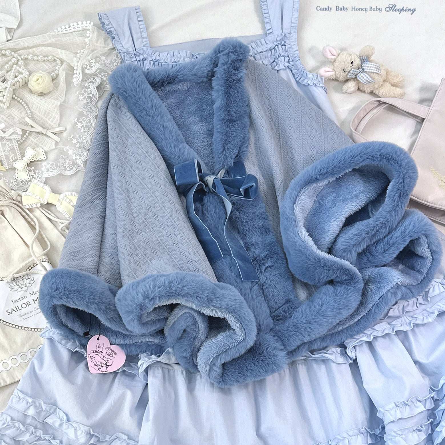 Dormir Doll Snow Brown Red Blue Cream Fur Cape - Image 4