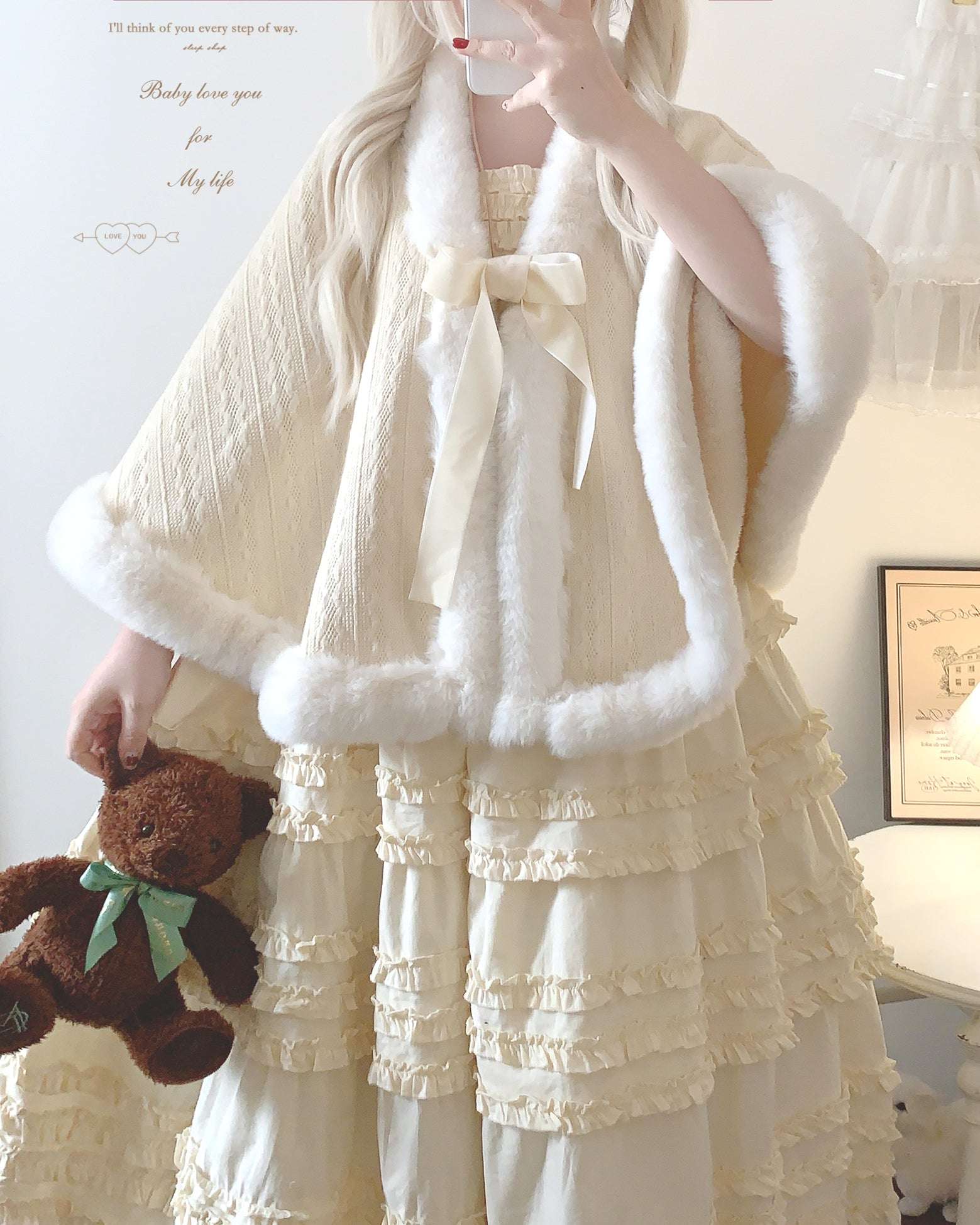 Dormir Doll Snow Brown Red Blue Cream Fur Cape - Image 9
