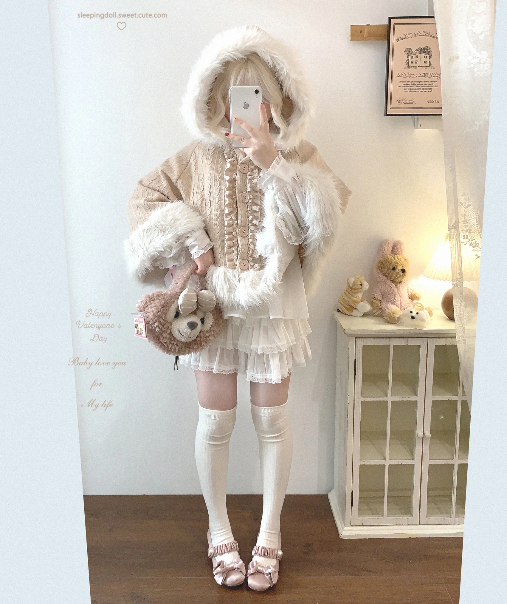 Dormir Doll Sweet Tea Brown Gray White Beige Fur Cape - Image 9