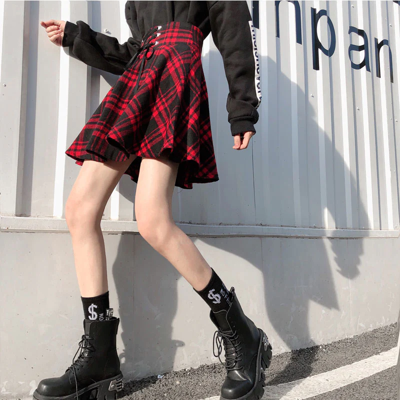 Plus Size Gray & Red High Waist Strap Black Tartan Pattern Umbrella Skirt - Image 4