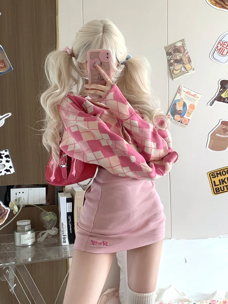 Serendipity Autumn Pink Argyle Jacket & Cream Halter Neck Top & Mini Skirt Three Piece Set - Image 9
