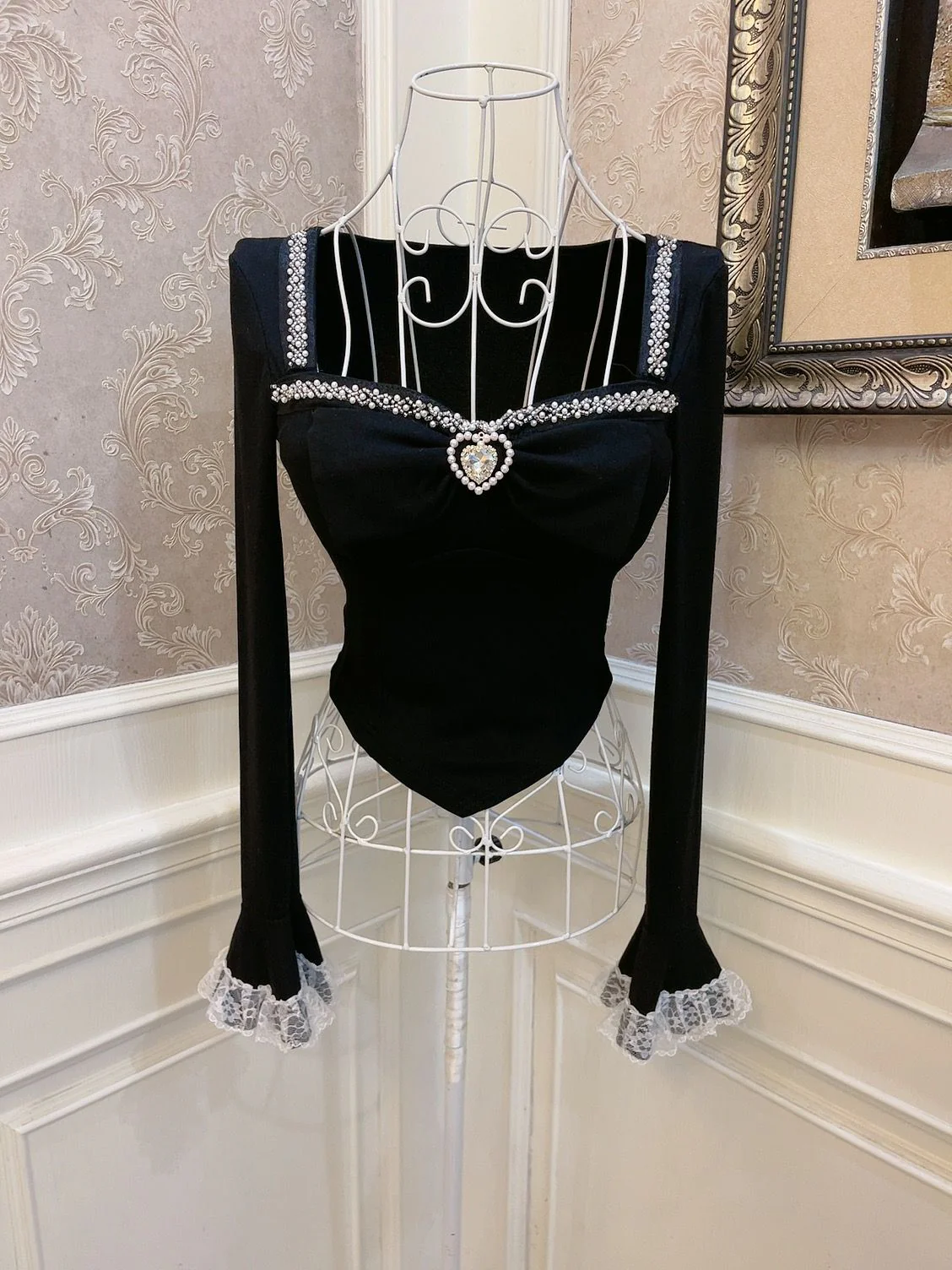 Sweetheart Princess Luxurious Beads White Black Blue Top - Image 2