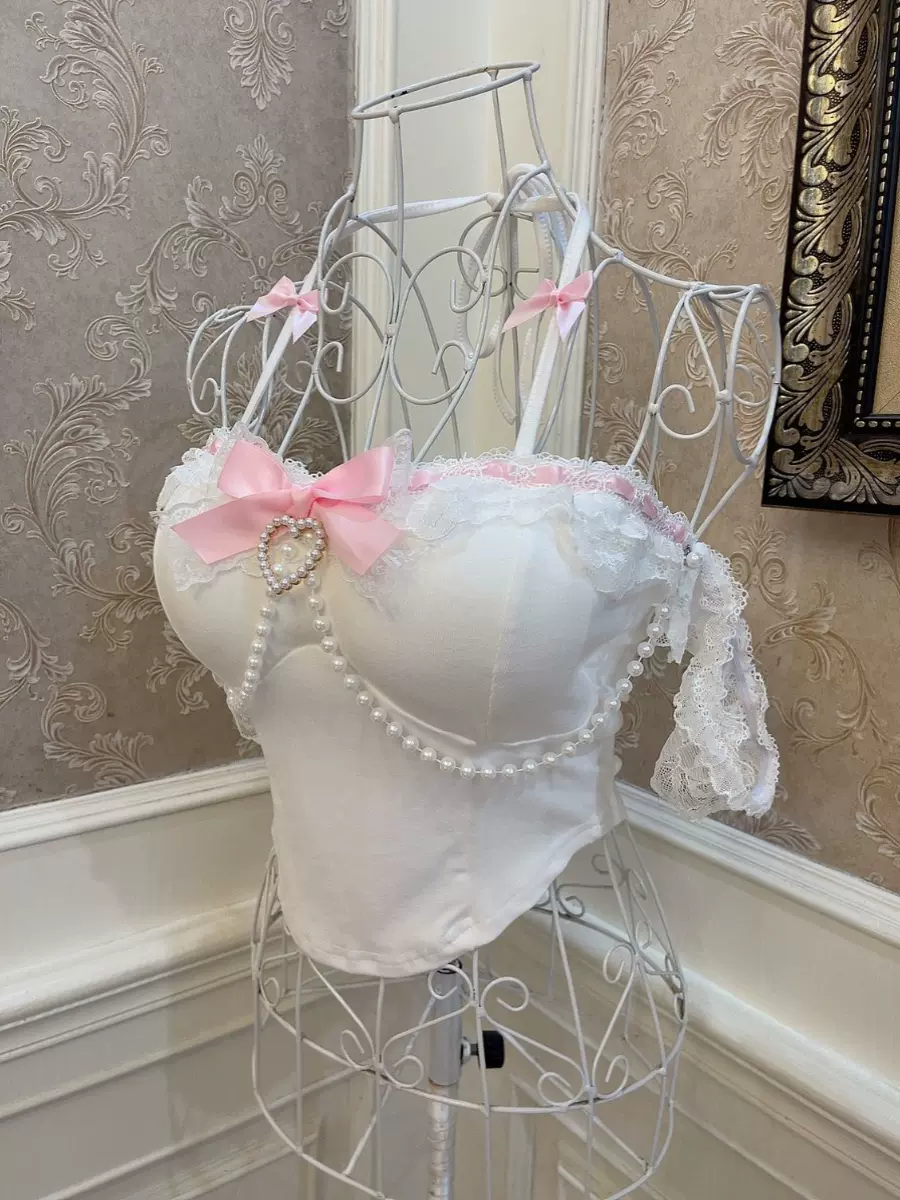 Sweetheart Princess Pearl White Camisole Top - Image 3