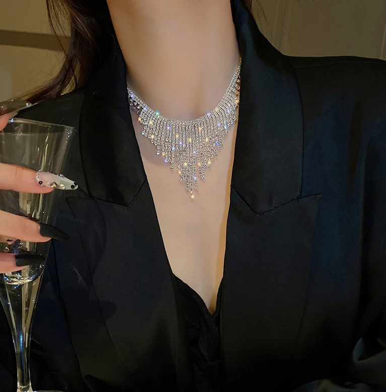 Tassel Collarbone Luxury Flashy Diamond Sparkling Necklace - Image 4