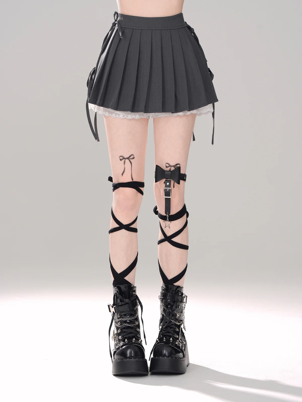 Young Eyes Gray & Floral Pleated Mini Skirt - Image 4