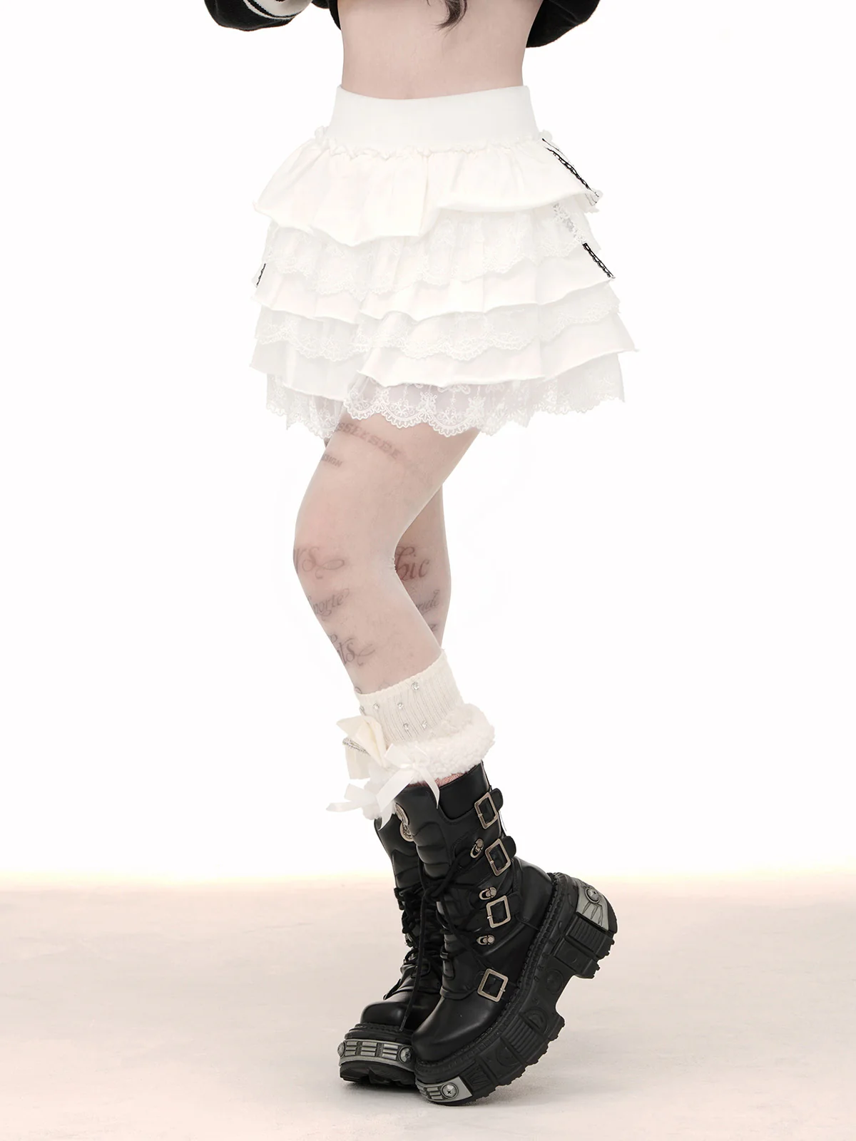 Young Eyes Muse Cake Lace White Black Short Skirt - Image 3